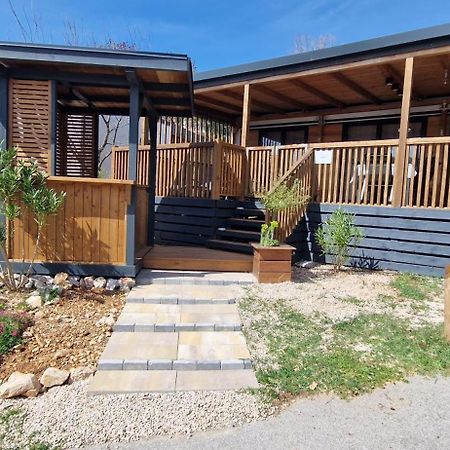 Mobile home KMZ Selce Esterno foto