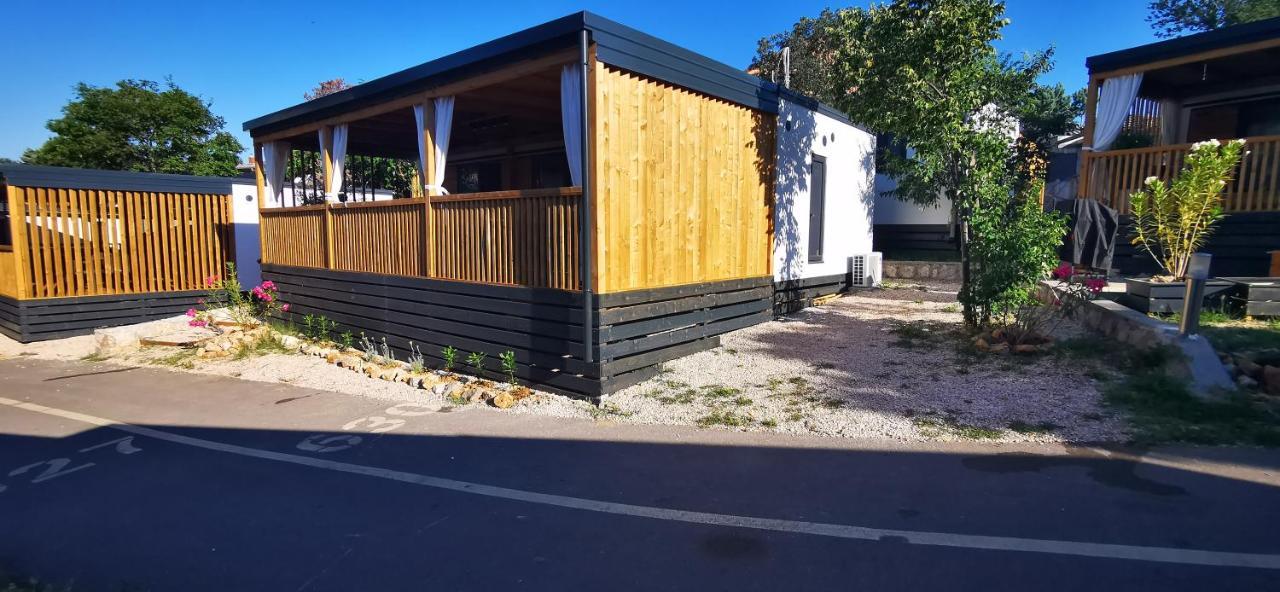 Mobile home KMZ Selce Esterno foto