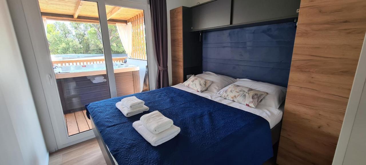 Mobile home KMZ Selce Esterno foto