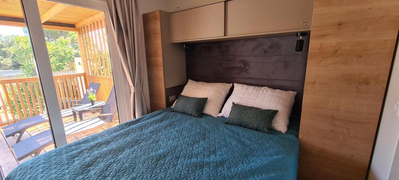 Mobile home KMZ Selce Esterno foto