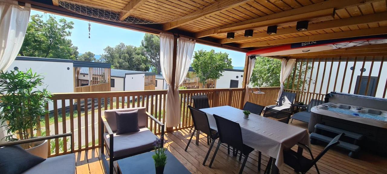Mobile home KMZ Selce Esterno foto